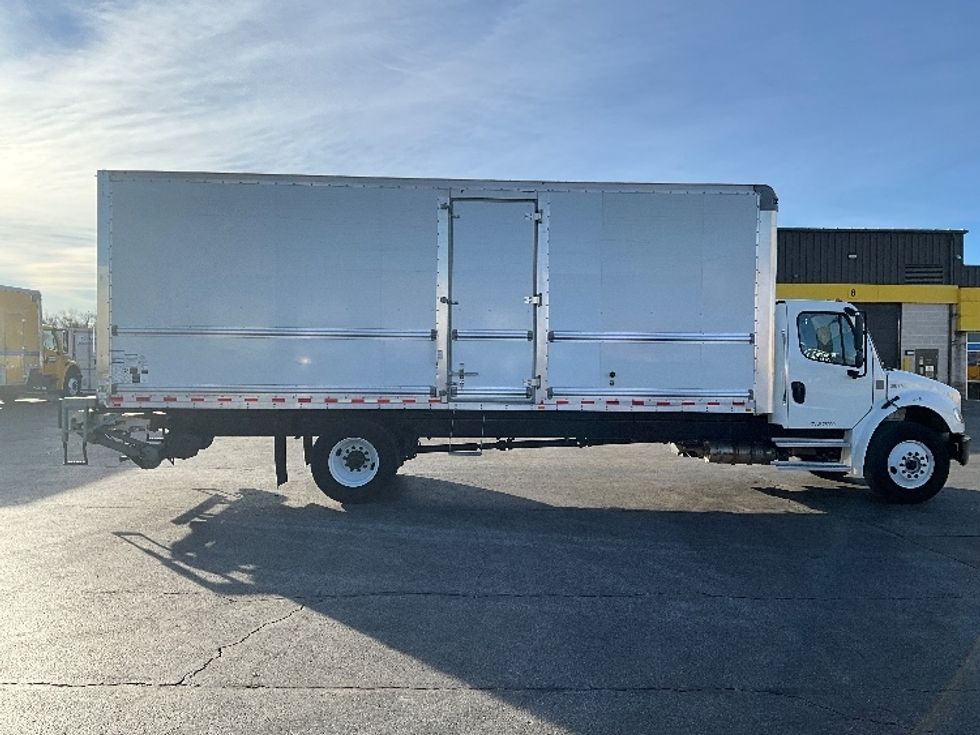 Medium Duty Box Truck-Light and Medium Duty Trucks-Freightliner-2022-M2-Springfield-MO-76,117\n\t\tmiles-$ 82,000 - Image 15