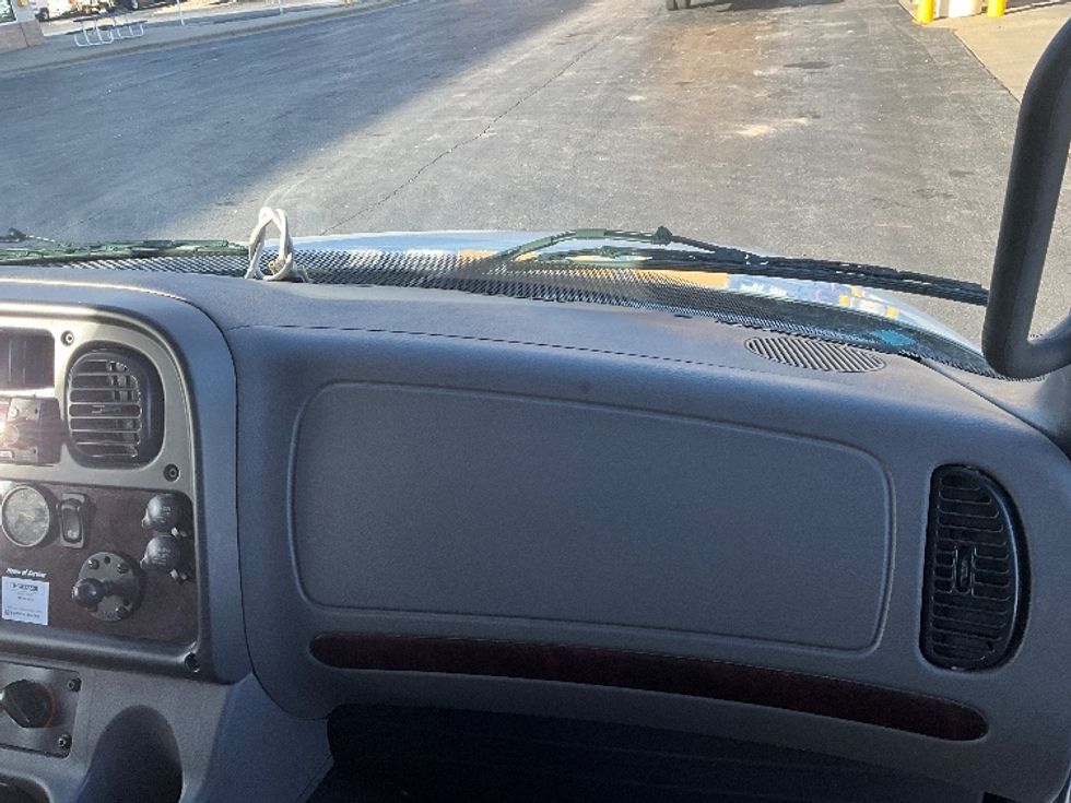 Medium Duty Box Truck-Light and Medium Duty Trucks-Freightliner-2022-M2-Springfield-MO-76,117\n\t\tmiles-$ 82,000 - Image 21