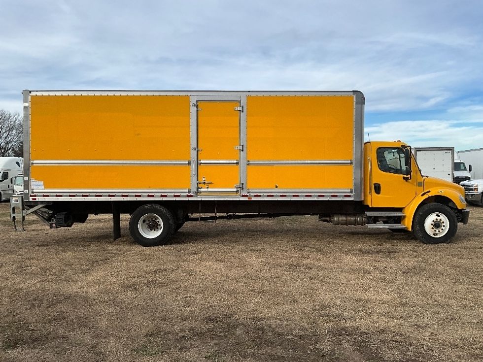 Medium Duty Box Truck-Light and Medium Duty Trucks-Freightliner-2022-M2-Springfield-MO-99,973\n\t\tmiles-$ 77,250 - Image 15