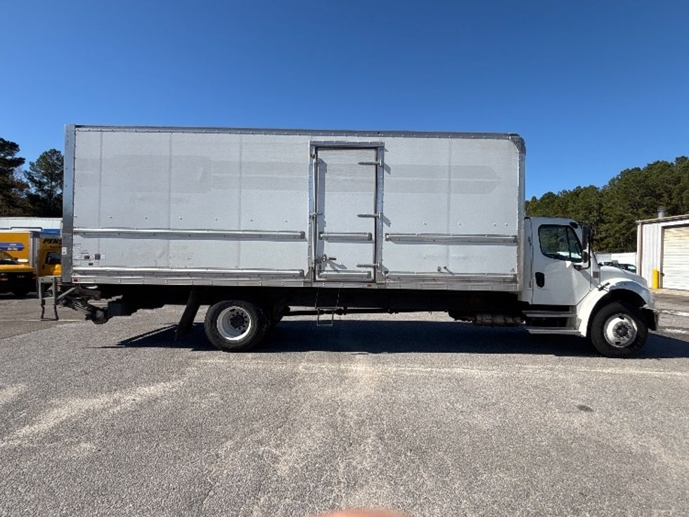 Medium Duty Box Truck-Light and Medium Duty Trucks-Freightliner-2022-M2-Summerville-SC-203,341\n\t\tmiles-$ 59,500 - Image 15