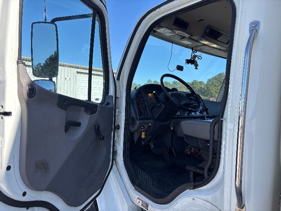 Medium Duty Box Truck-Light and Medium Duty Trucks-Freightliner-2022-M2-Summerville-SC-203,341\n\t\tmiles-$ 59,500 - Image 16