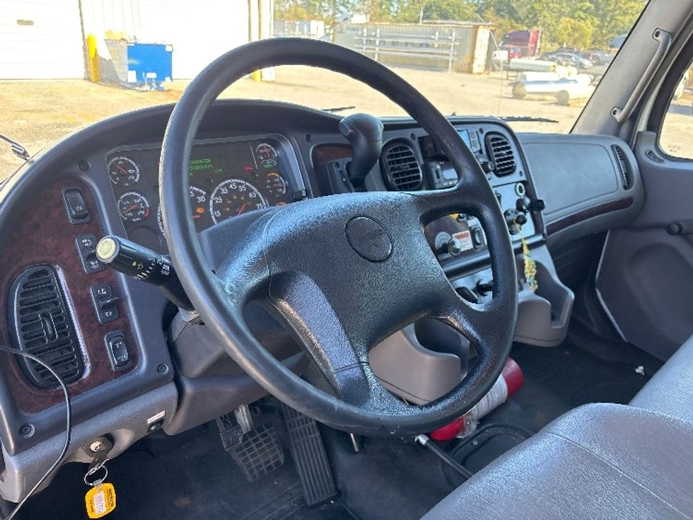 Medium Duty Box Truck-Light and Medium Duty Trucks-Freightliner-2022-M2-Summerville-SC-203,341\n\t\tmiles-$ 59,500 - Image 17