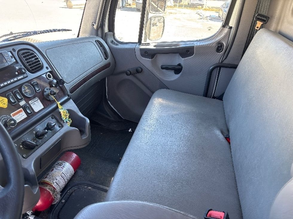 Medium Duty Box Truck-Light and Medium Duty Trucks-Freightliner-2022-M2-Summerville-SC-203,341\n\t\tmiles-$ 59,500 - Image 19