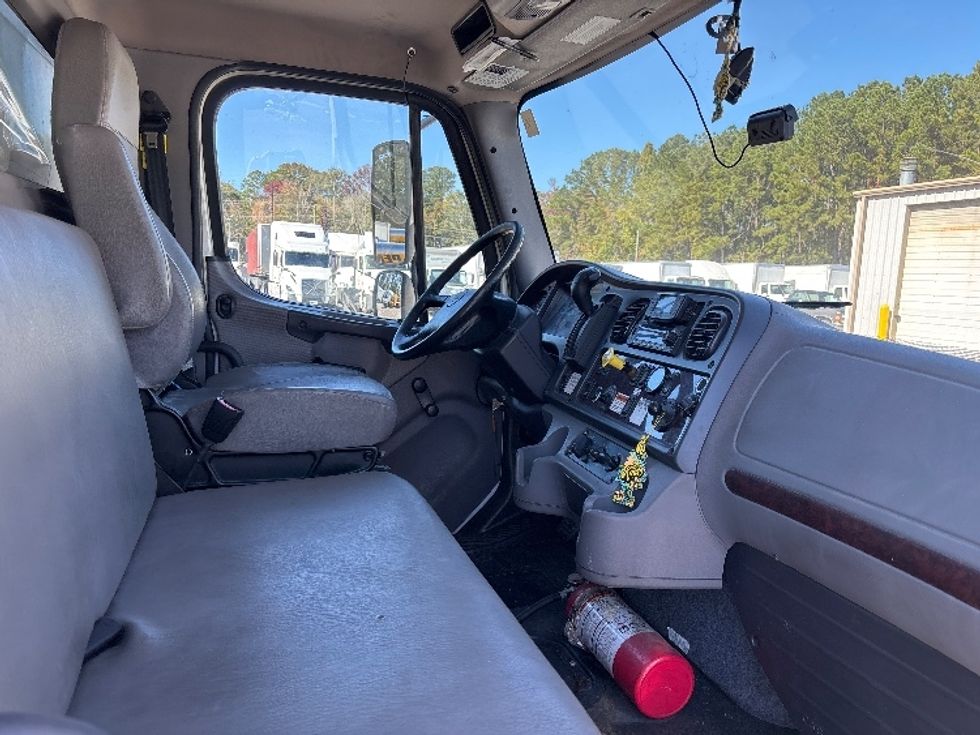 Medium Duty Box Truck-Light and Medium Duty Trucks-Freightliner-2022-M2-Summerville-SC-203,341\n\t\tmiles-$ 59,500 - Image 22