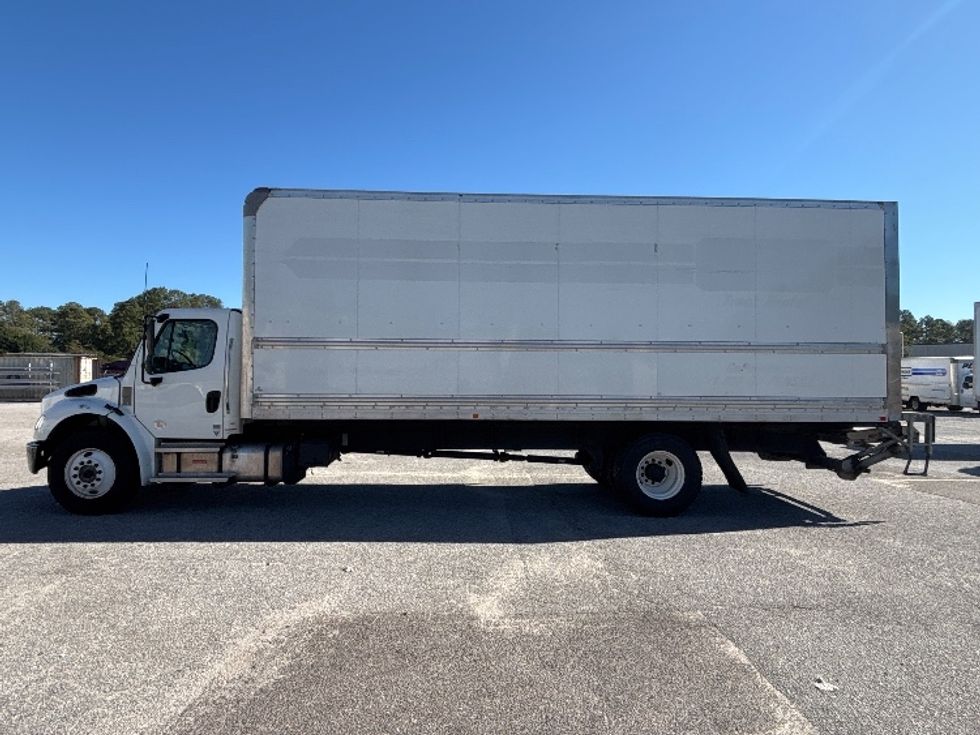 Medium Duty Box Truck-Light and Medium Duty Trucks-Freightliner-2022-M2-Summerville-SC-203,341\n\t\tmiles-$ 59,500 - Image 4