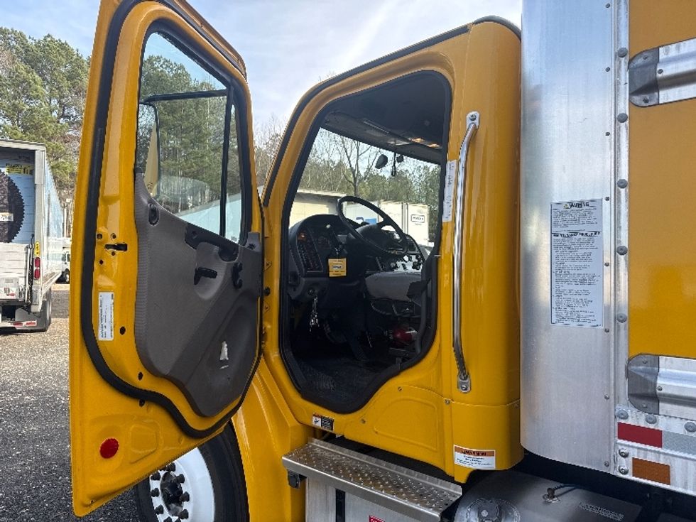 Medium Duty Box Truck-Light and Medium Duty Trucks-Freightliner-2022-M2-Suwanee-GA-133,096\n\t\tmiles-$ 71,500 - Image 16