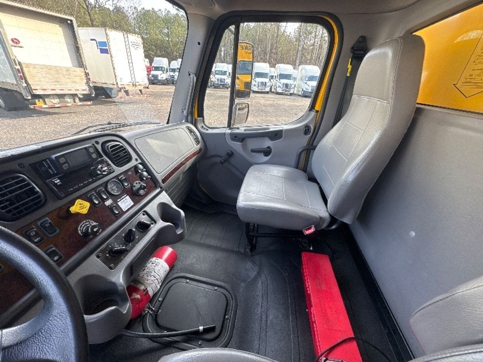 Medium Duty Box Truck-Light and Medium Duty Trucks-Freightliner-2022-M2-Suwanee-GA-133,096\n\t\tmiles-$ 71,500 - Image 19