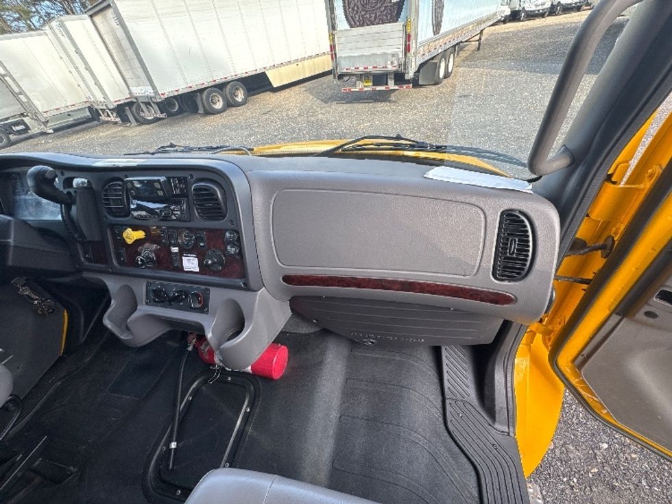 Medium Duty Box Truck-Light and Medium Duty Trucks-Freightliner-2022-M2-Suwanee-GA-133,096\n\t\tmiles-$ 71,500 - Image 21