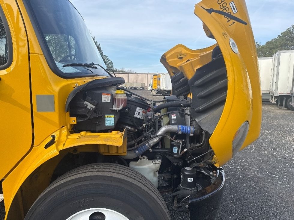 Medium Duty Box Truck-Light and Medium Duty Trucks-Freightliner-2022-M2-Suwanee-GA-133,096\n\t\tmiles-$ 71,500 - Image 23