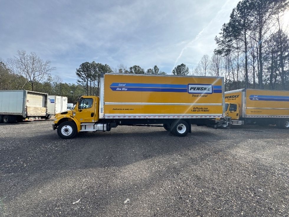 Medium Duty Box Truck-Light and Medium Duty Trucks-Freightliner-2022-M2-Suwanee-GA-133,096\n\t\tmiles-$ 71,500 - Image 4