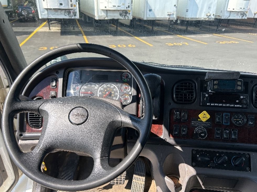 Medium Duty Box Truck-Light and Medium Duty Trucks-Freightliner-2022-M2-Suwanee-GA-278,292\n\t\tmiles-$ 42,000 - Image 17