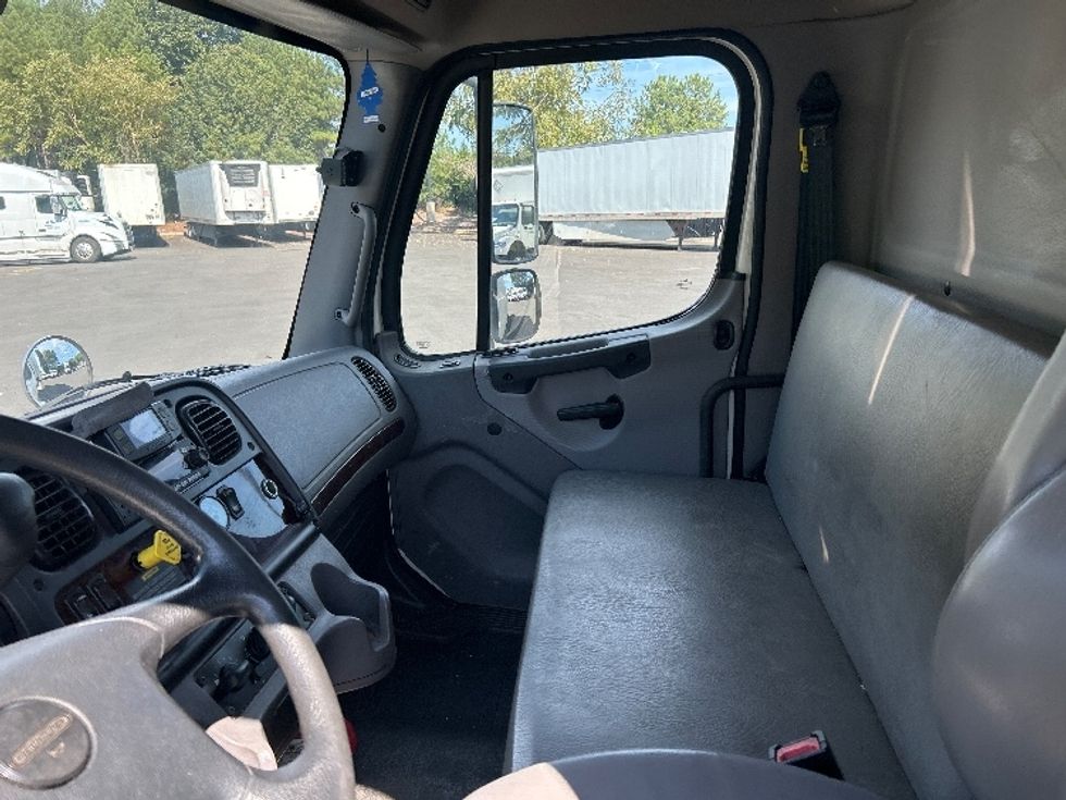 Medium Duty Box Truck-Light and Medium Duty Trucks-Freightliner-2022-M2-Suwanee-GA-278,292\n\t\tmiles-$ 42,000 - Image 18