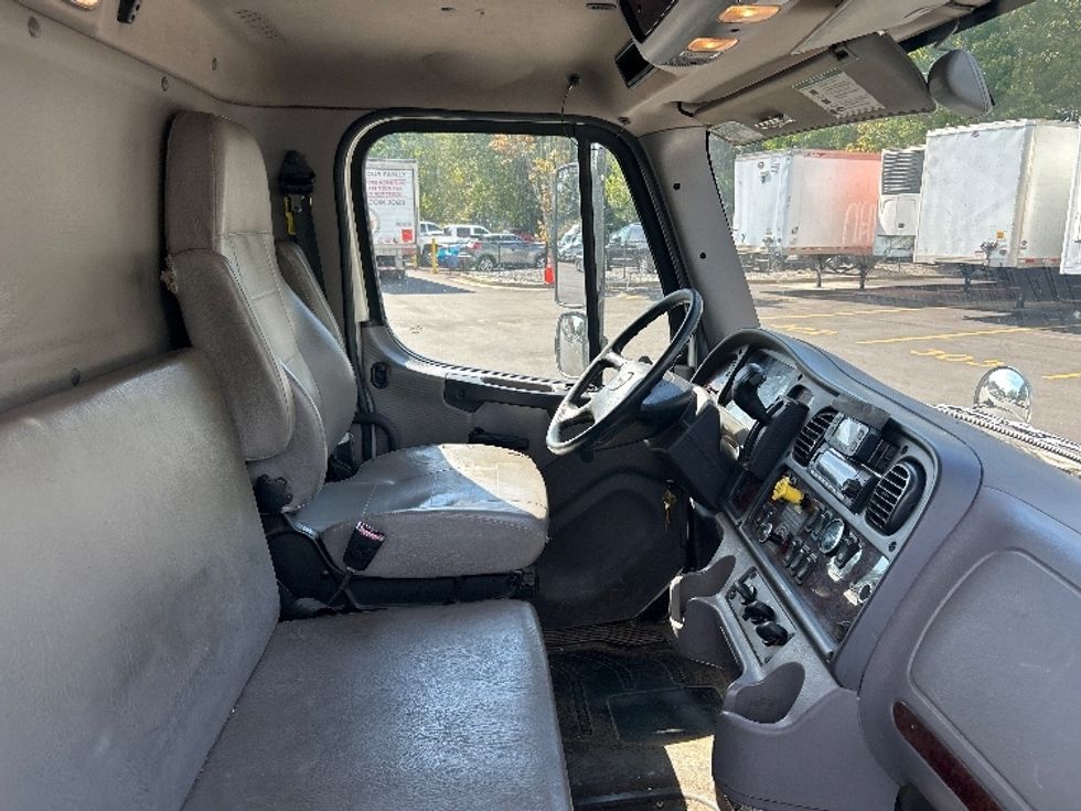 Medium Duty Box Truck-Light and Medium Duty Trucks-Freightliner-2022-M2-Suwanee-GA-278,292\n\t\tmiles-$ 42,000 - Image 21