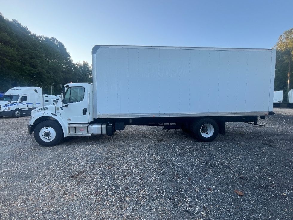 Medium Duty Box Truck-Light and Medium Duty Trucks-Freightliner-2022-M2-Suwanee-GA-278,292\n\t\tmiles-$ 42,000 - Image 4