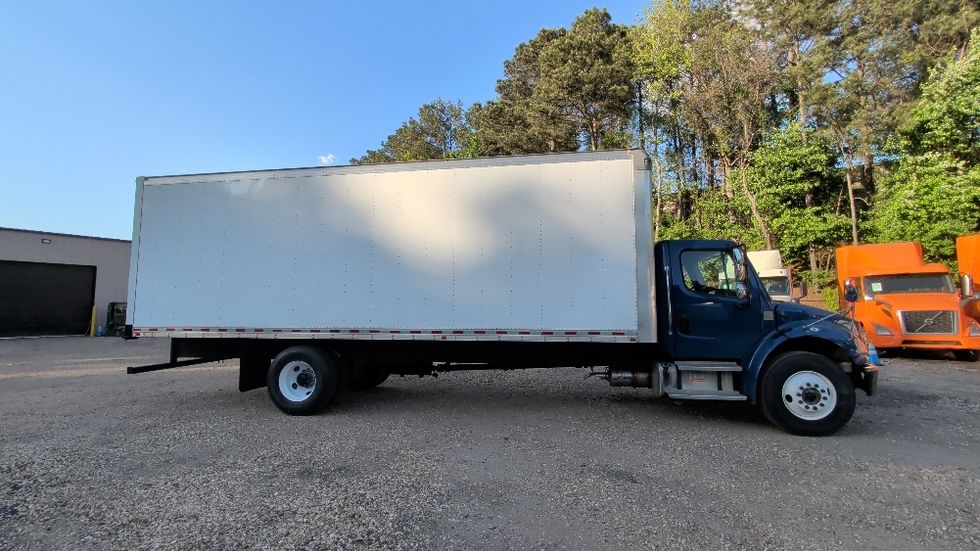 Medium Duty Box Truck-Light and Medium Duty Trucks-Freightliner-2022-M2-Suwanee-GA-293,058\n\t\tmiles-$ 36,250 - Image 14