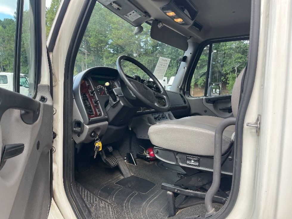 Medium Duty Box Truck-Light and Medium Duty Trucks-Freightliner-2022-M2-Suwanee-GA-328,773\n\t\tmiles-$ 32,250 - Image 15