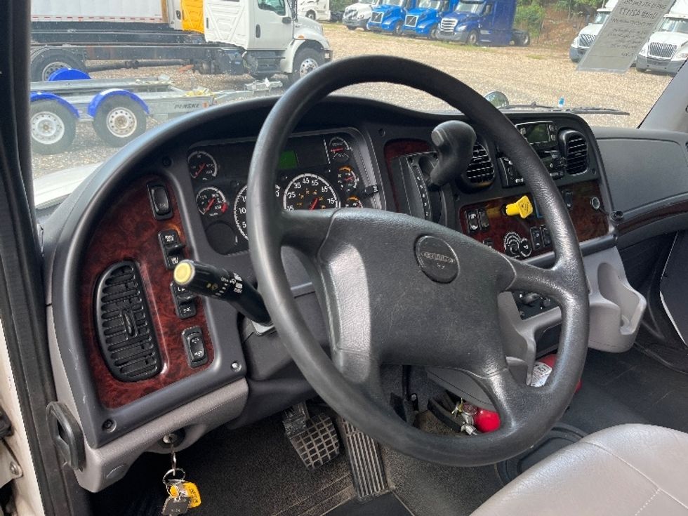 Medium Duty Box Truck-Light and Medium Duty Trucks-Freightliner-2022-M2-Suwanee-GA-328,773\n\t\tmiles-$ 32,250 - Image 16