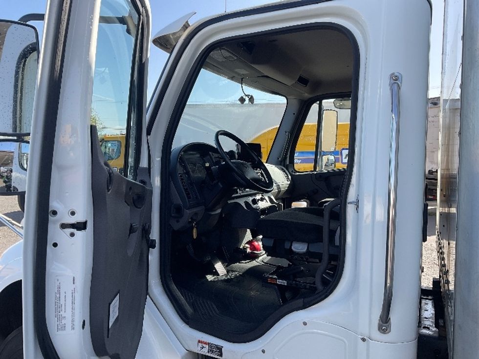 Medium Duty Box Truck-Light and Medium Duty Trucks-Freightliner-2022-M2-Tacoma-WA-156,386\n\t\tmiles-$ 54,750 - Image 16