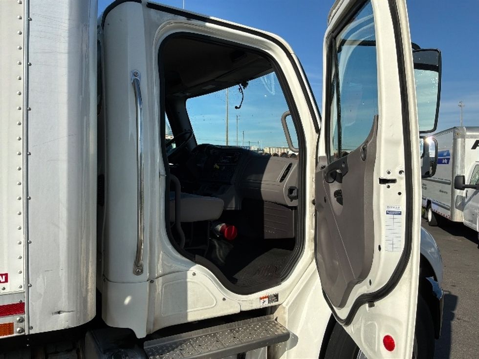 Medium Duty Box Truck-Light and Medium Duty Trucks-Freightliner-2022-M2-Tacoma-WA-161,817\n\t\tmiles-$ 73,000 - Image 16