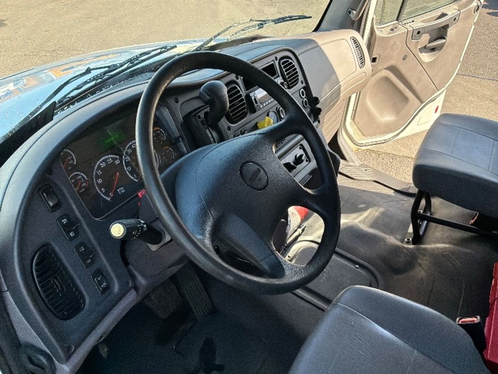 Medium Duty Box Truck-Light and Medium Duty Trucks-Freightliner-2022-M2-Tacoma-WA-161,817\n\t\tmiles-$ 73,000 - Image 17
