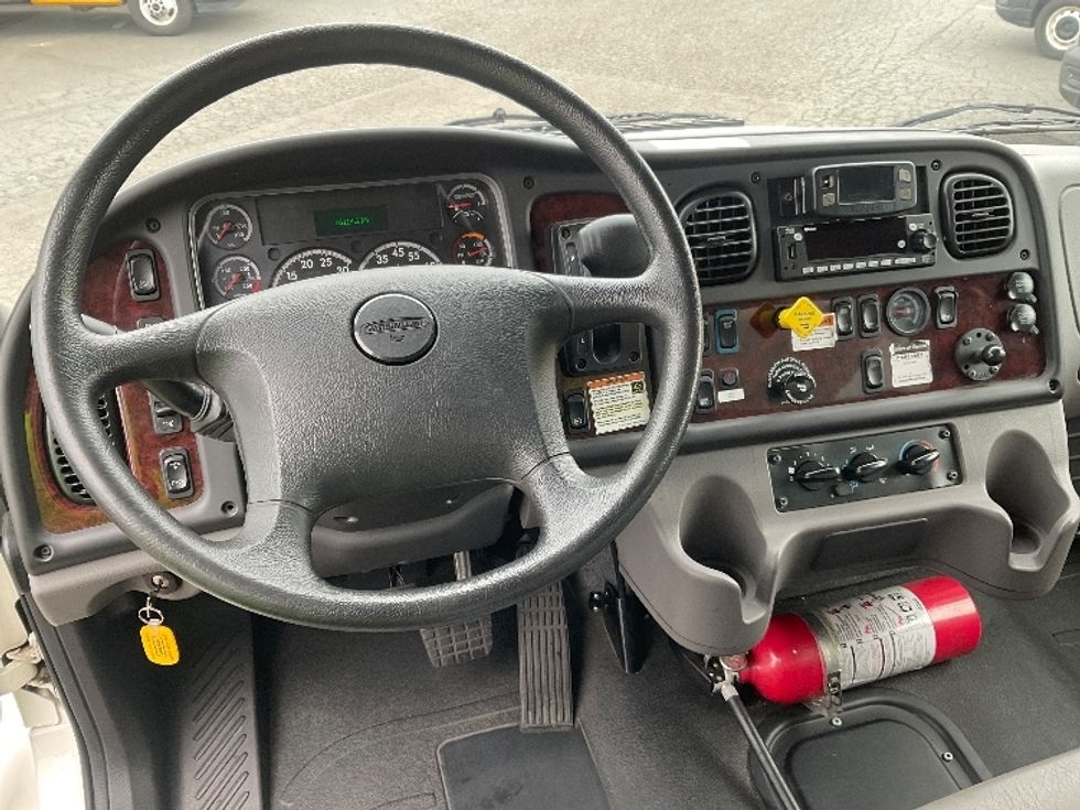 Medium Duty Box Truck-Light and Medium Duty Trucks-Freightliner-2022-M2-Tacoma-WA-66,114\n\t\tmiles-$ 79,500 - Image 18