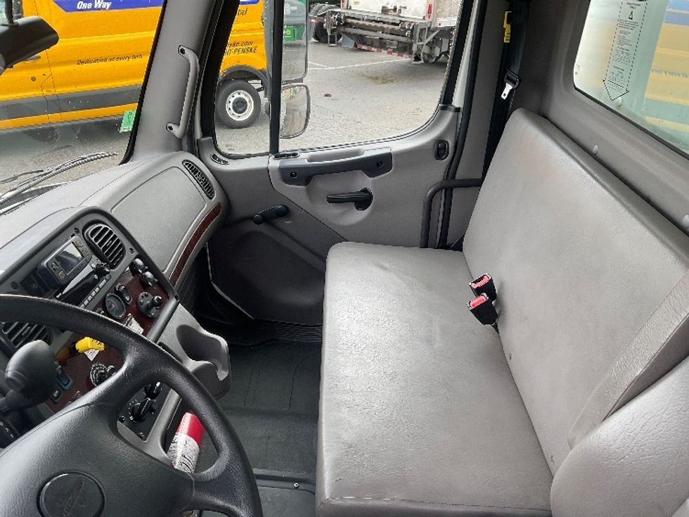 Medium Duty Box Truck-Light and Medium Duty Trucks-Freightliner-2022-M2-Tacoma-WA-66,114\n\t\tmiles-$ 79,500 - Image 19