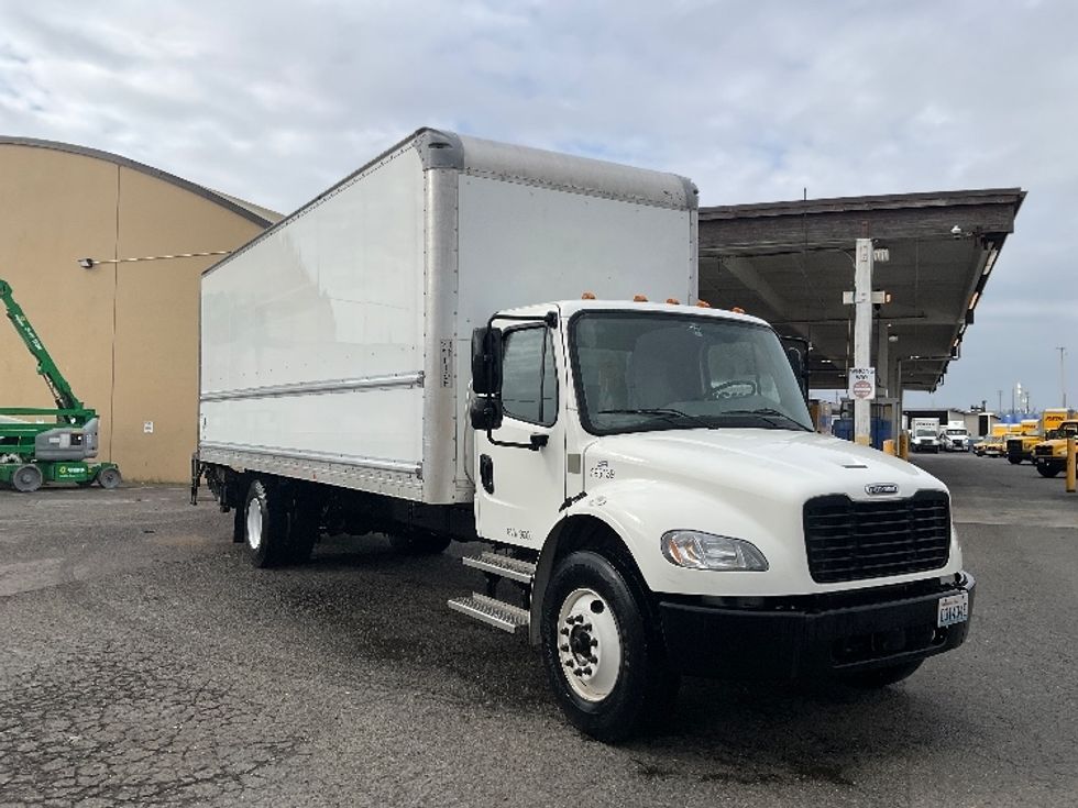 Medium Duty Box Truck-Light and Medium Duty Trucks-Freightliner-2022-M2-Tacoma-WA-96,766\n\t\tmiles-$ 77,750 - Image 1