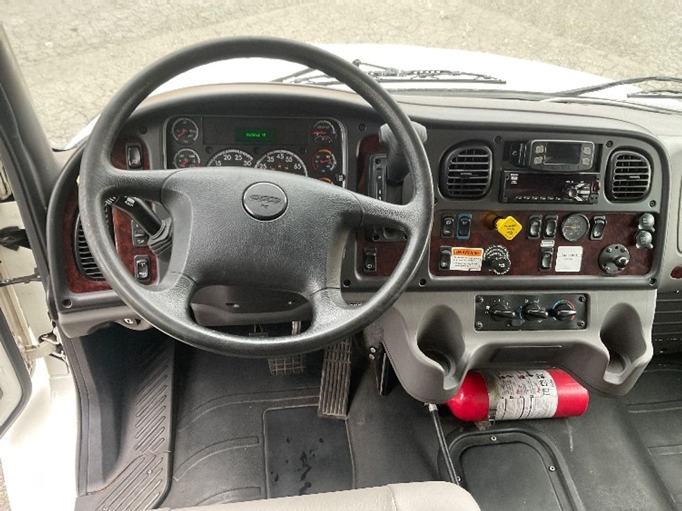 Medium Duty Box Truck-Light and Medium Duty Trucks-Freightliner-2022-M2-Tacoma-WA-96,766\n\t\tmiles-$ 77,750 - Image 19