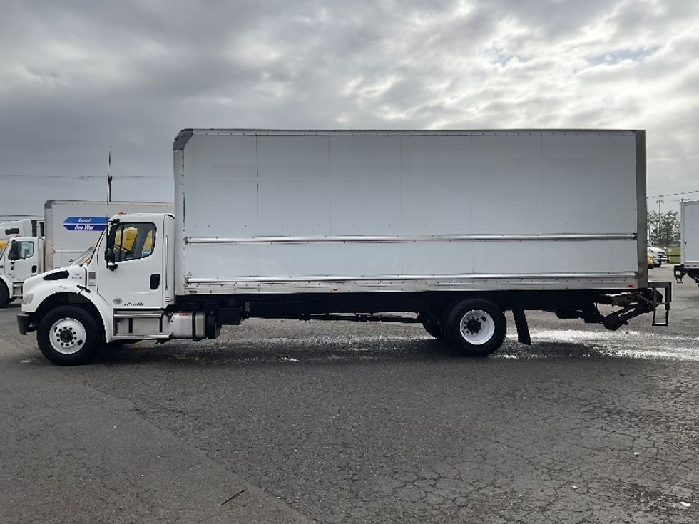 Medium Duty Box Truck-Light and Medium Duty Trucks-Freightliner-2022-M2-Tacoma-WA-96,766\n\t\tmiles-$ 77,750 - Image 4