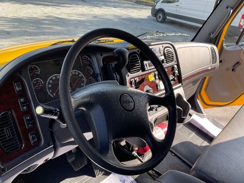 Medium Duty Box Truck-Light and Medium Duty Trucks-Freightliner-2022-M2-Tampa-FL-149,778\n\t\tmiles-$ 68,250 - Image 17