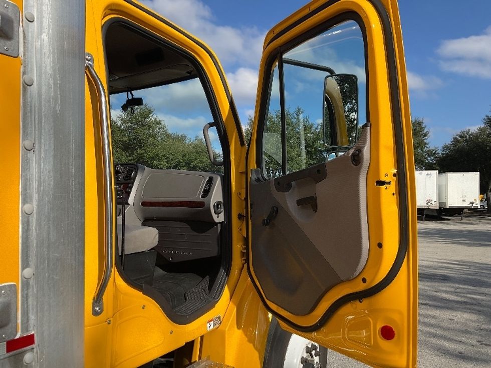 Medium Duty Box Truck-Light and Medium Duty Trucks-Freightliner-2022-M2-Tampa-FL-149,778\n\t\tmiles-$ 68,250 - Image 19