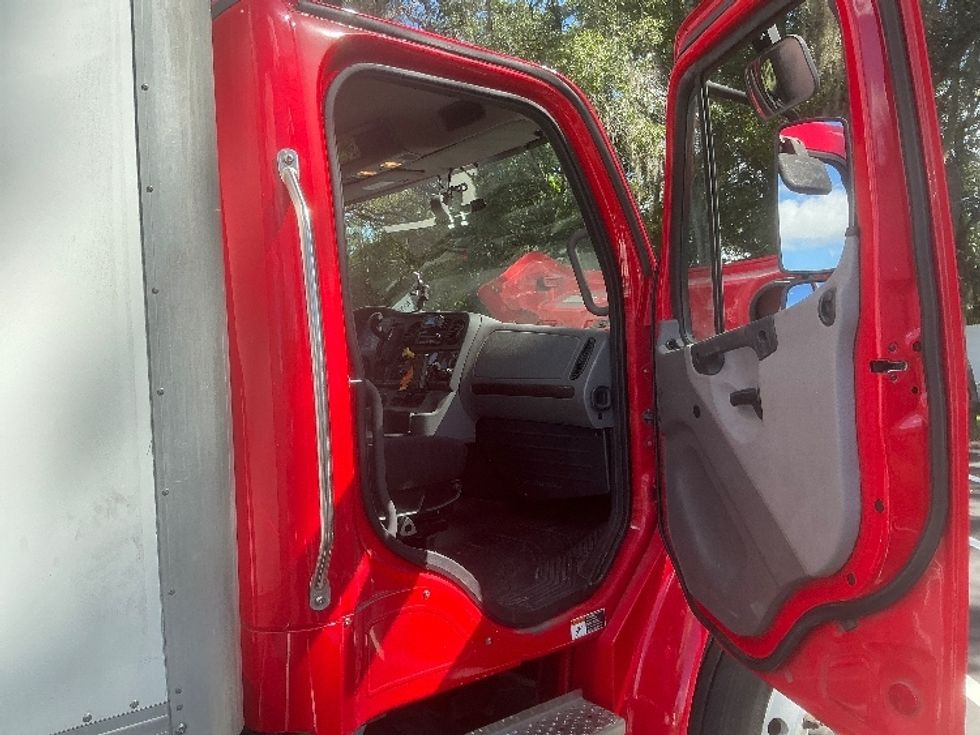 Medium Duty Box Truck-Light and Medium Duty Trucks-Freightliner-2022-M2-Tampa-FL-212,550\n\t\tmiles-$ 58,750 - Image 20