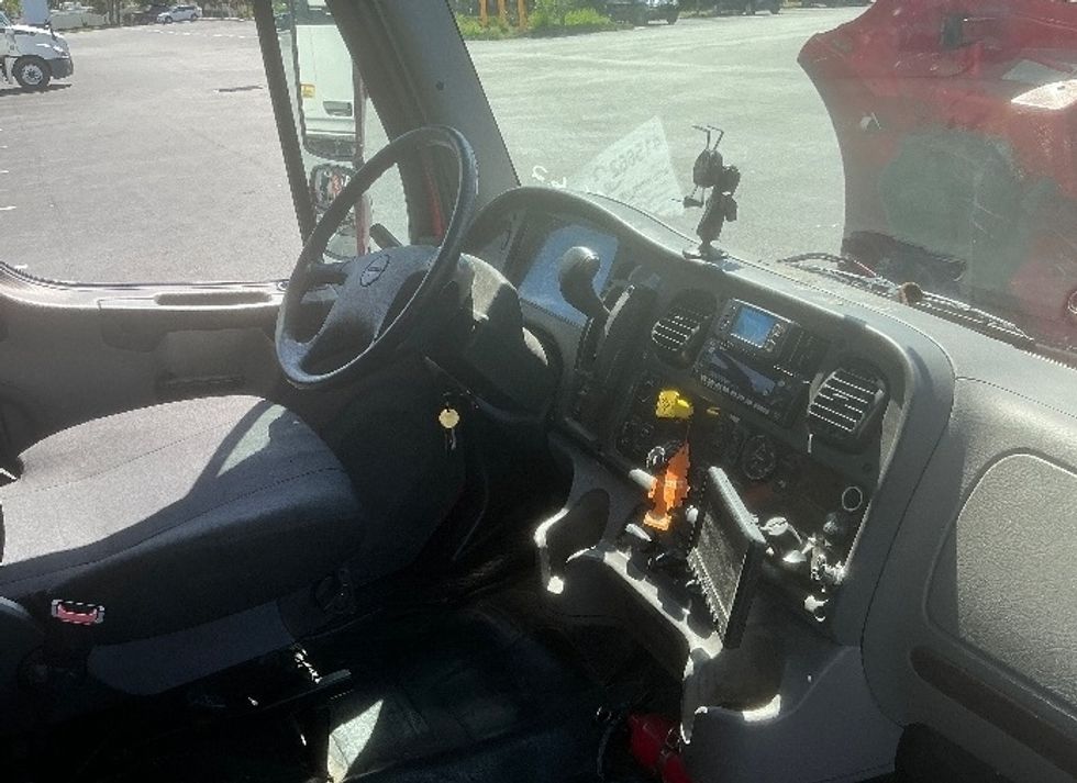 Medium Duty Box Truck-Light and Medium Duty Trucks-Freightliner-2022-M2-Tampa-FL-212,550\n\t\tmiles-$ 58,750 - Image 22