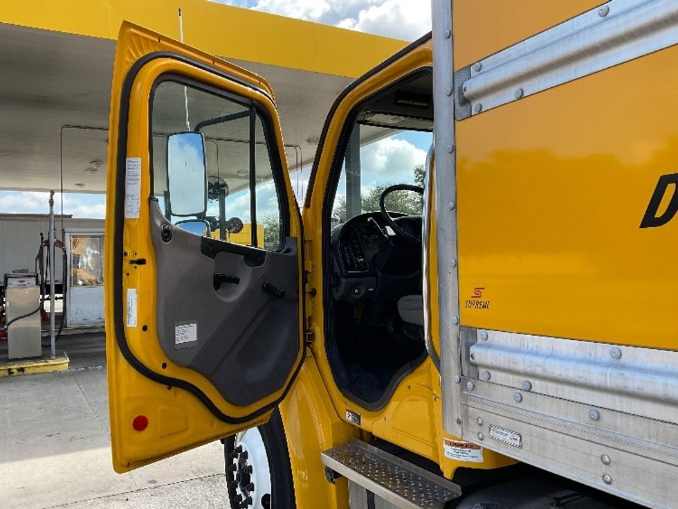 Medium Duty Box Truck-Light and Medium Duty Trucks-Freightliner-2022-M2-Tampa-FL-216,067\n\t\tmiles-$ 50,000 - Image 15