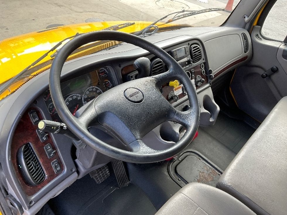 Medium Duty Box Truck-Light and Medium Duty Trucks-Freightliner-2022-M2-Tampa-FL-216,067\n\t\tmiles-$ 50,000 - Image 16