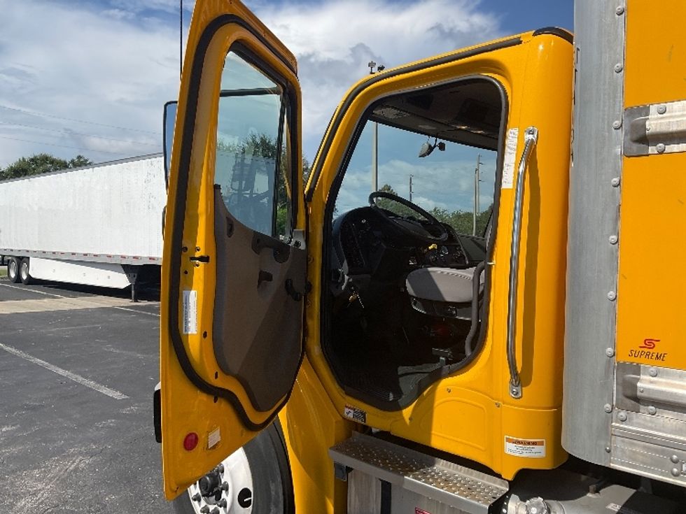 Medium Duty Box Truck-Light and Medium Duty Trucks-Freightliner-2022-M2-Tampa-FL-242,151\n\t\tmiles-$ 38,750 - Image 16