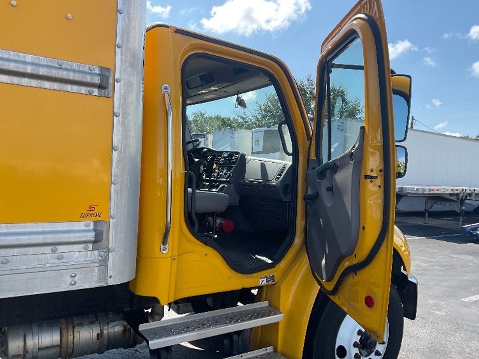 Medium Duty Box Truck-Light and Medium Duty Trucks-Freightliner-2022-M2-Tampa-FL-242,151\n\t\tmiles-$ 38,750 - Image 20
