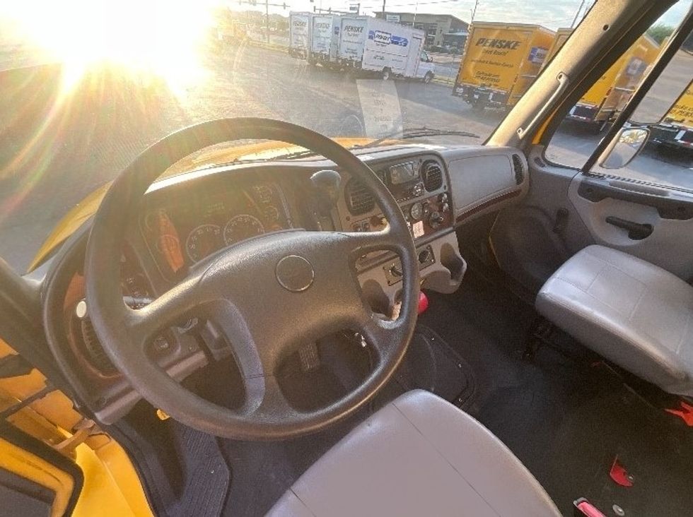 Medium Duty Box Truck-Light and Medium Duty Trucks-Freightliner-2022-M2-Tempe-AZ-240,395\n\t\tmiles-$ 49,750 - Image 17