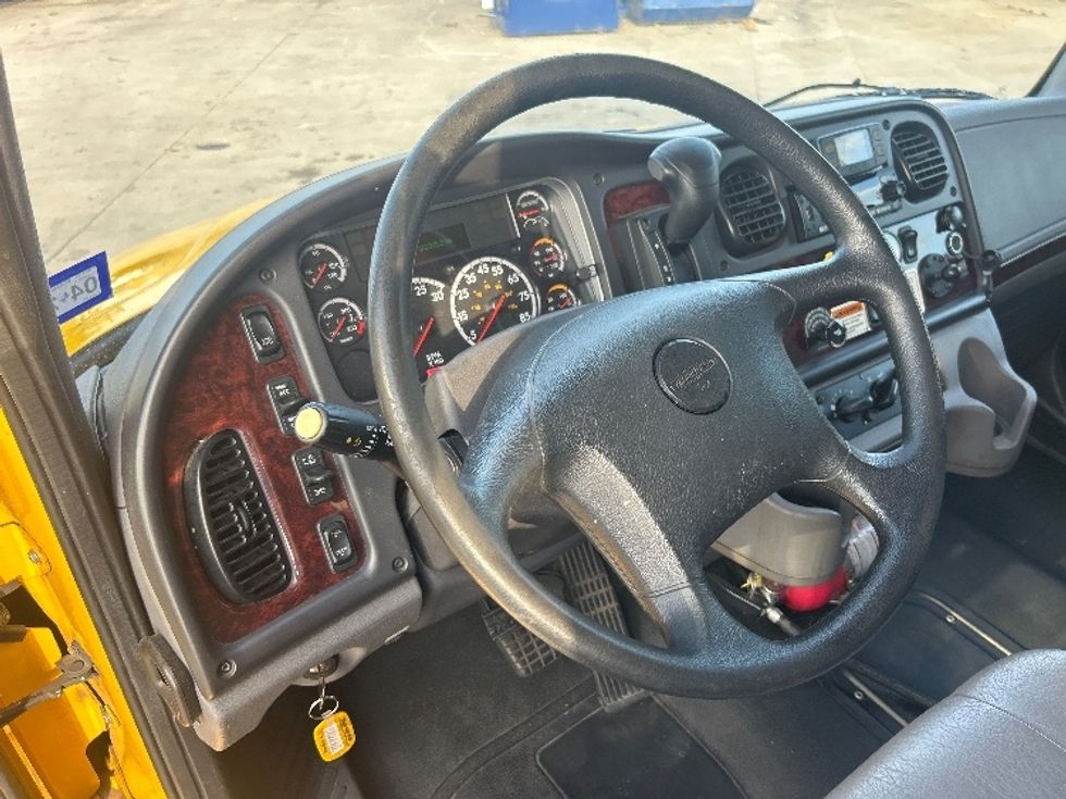 Medium Duty Box Truck-Light and Medium Duty Trucks-Freightliner-2022-M2-Terrell-TX-102,378\n\t\tmiles-$ 76,750 - Image 18