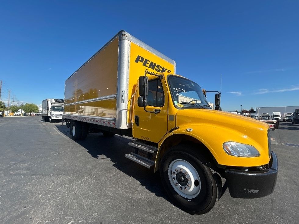Medium Duty Box Truck-Light and Medium Duty Trucks-Freightliner-2022-M2-Torrance-CA-107,920\n\t\tmiles-$ 77,250 - Image 1