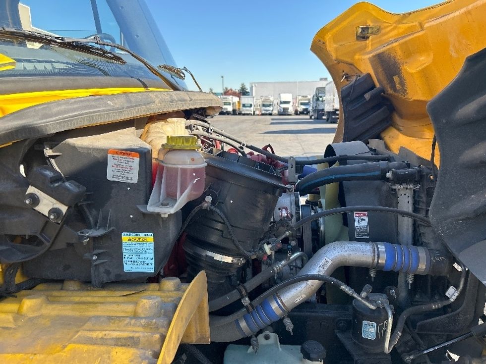 Medium Duty Box Truck-Light and Medium Duty Trucks-Freightliner-2022-M2-Torrance-CA-107,920\n\t\tmiles-$ 77,250 - Image 23