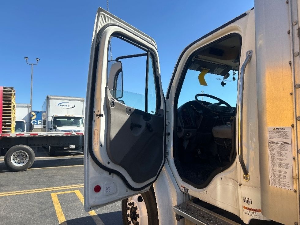 Medium Duty Box Truck-Light and Medium Duty Trucks-Freightliner-2022-M2-Torrance-CA-109,079\n\t\tmiles-$ 81,500 - Image 16