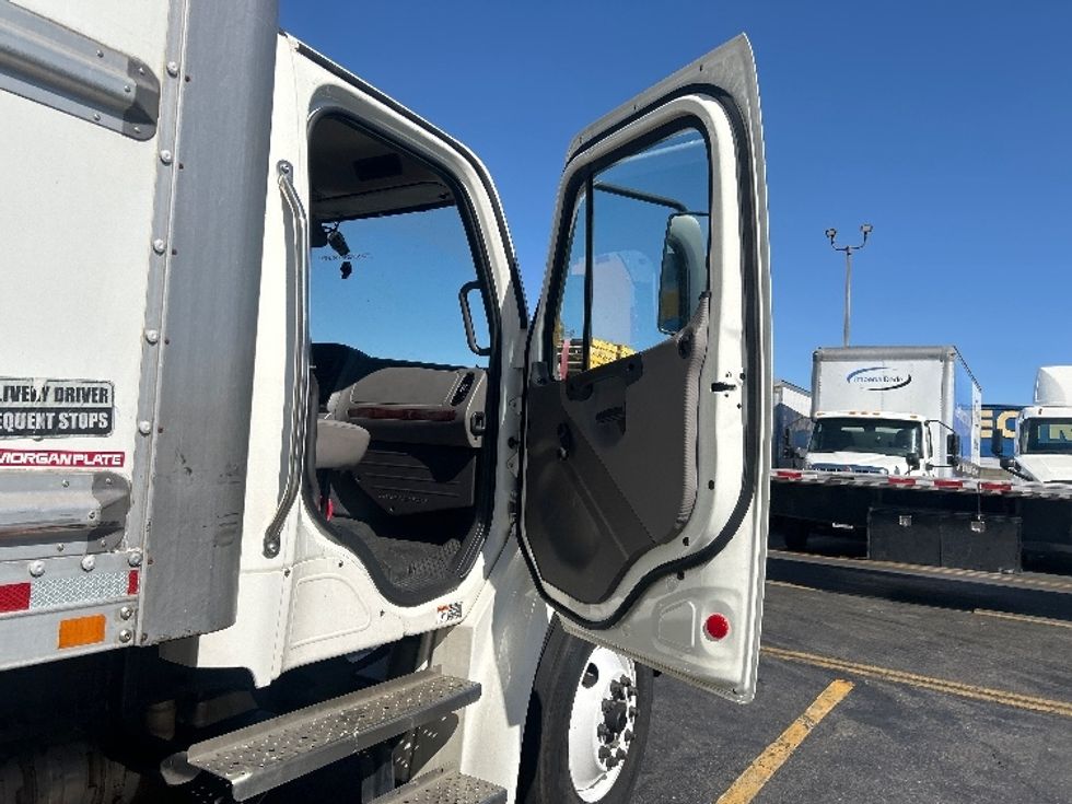 Medium Duty Box Truck-Light and Medium Duty Trucks-Freightliner-2022-M2-Torrance-CA-109,079\n\t\tmiles-$ 81,500 - Image 20