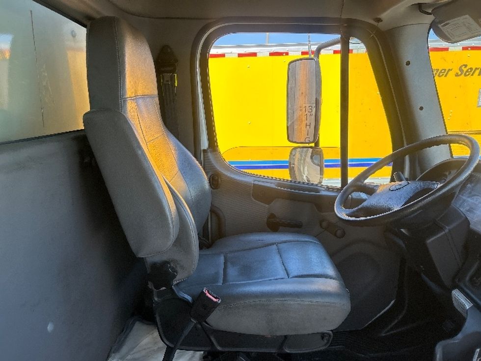 Medium Duty Box Truck-Light and Medium Duty Trucks-Freightliner-2022-M2-Torrance-CA-109,079\n\t\tmiles-$ 81,500 - Image 22