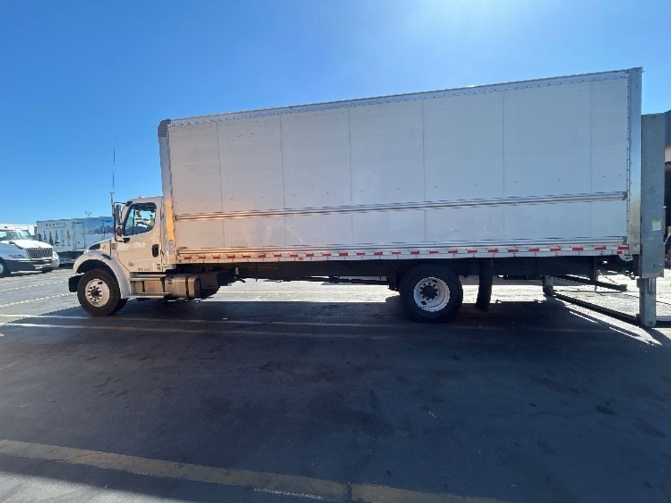 Medium Duty Box Truck-Light and Medium Duty Trucks-Freightliner-2022-M2-Torrance-CA-109,079\n\t\tmiles-$ 81,500 - Image 4