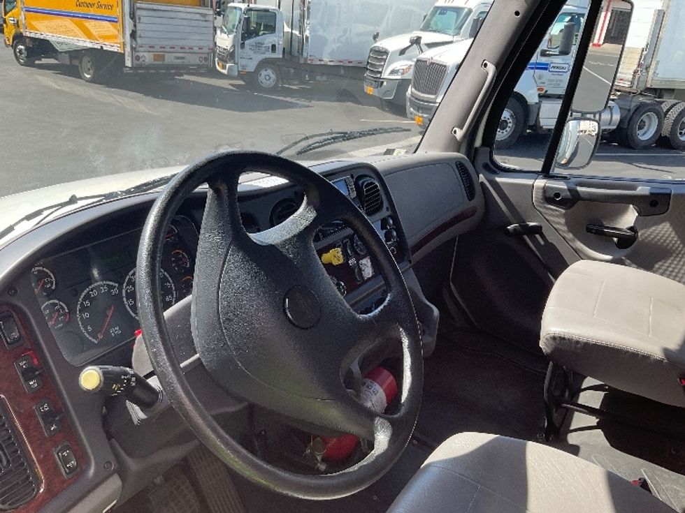 Medium Duty Box Truck-Light and Medium Duty Trucks-Freightliner-2022-M2-Torrance-CA-17,289\n\t\tmiles-$ 78,000 - Image 17