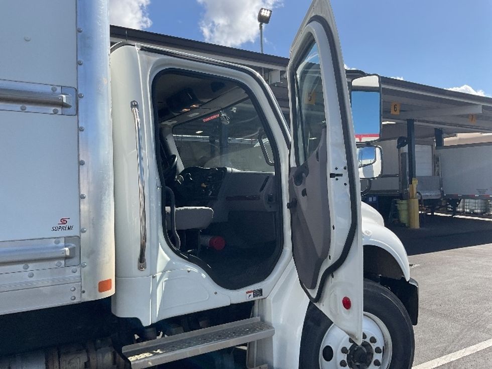 Medium Duty Box Truck-Light and Medium Duty Trucks-Freightliner-2022-M2-Torrance-CA-17,289\n\t\tmiles-$ 78,000 - Image 20