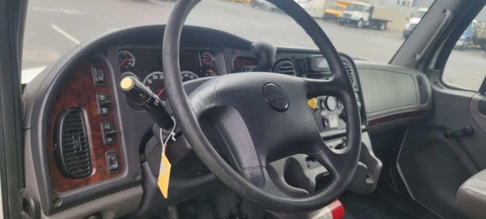 Medium Duty Box Truck-Light and Medium Duty Trucks-Freightliner-2022-M2-Torrance-CA-226,528\n\t\tmiles-$ 54,000 - Image 17