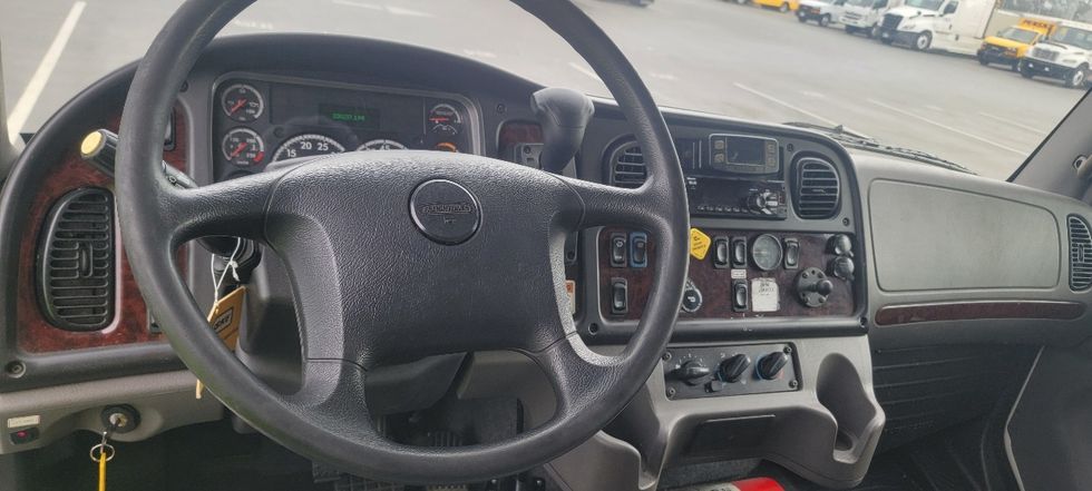 Medium Duty Box Truck-Light and Medium Duty Trucks-Freightliner-2022-M2-Torrance-CA-226,528\n\t\tmiles-$ 54,000 - Image 18