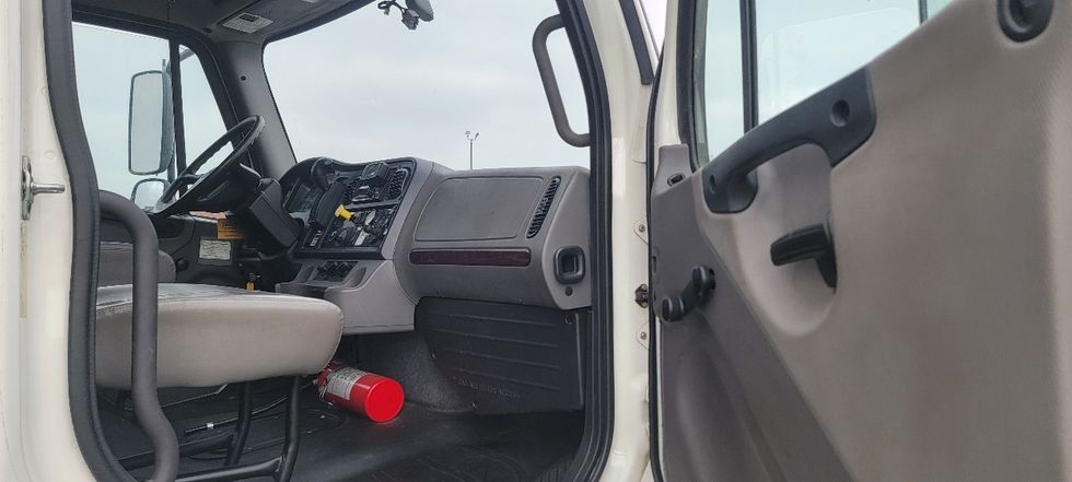 Medium Duty Box Truck-Light and Medium Duty Trucks-Freightliner-2022-M2-Torrance-CA-226,528\n\t\tmiles-$ 54,000 - Image 20
